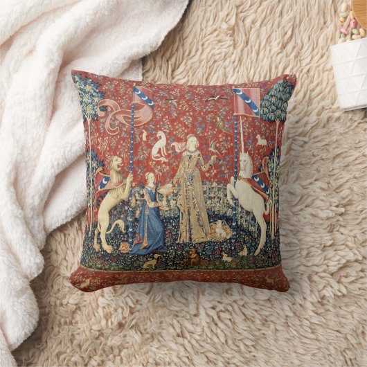 The Lady and the Unicorn (Taste) Throw Pillow クッション (ブランケット)
