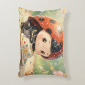 The Ladybug and the Hidden Nectar Kingdom アクセントクッション (正面(垂直))