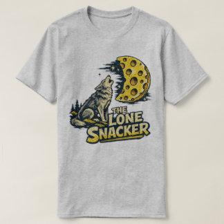 The Lone Snacker Funny Howling Fox Moon Graphic Tシャツ