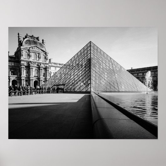 The Louvre in BW ポスター (正面)