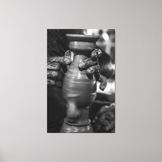 The Master’s Touch: Traditional Pottery Shaping in キャンバスプリント (正面)