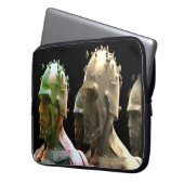 The Metal Army Men on a 15" Laptop Electronics Bag ラップトップスリーブ (正面左)