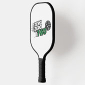 The Minimalist's Edge: Das "Zero Zero Two"-Racket ピックルボールラケット (左)
