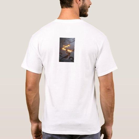 The Missing Piece - Glowing Conceptual Puzzle Art Tシャツ (裏面)