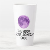 The Moon Never Looked So Good T-Shirt カフェラテマグ (正面)