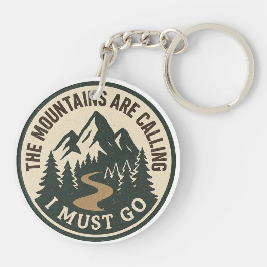 The Mountains Are Calling – Adventure Hiking Badge キーホルダー (裏面)
