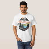The Mountains Are Calling Vintage Hiking Adventure Tシャツ (正面フル)