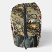 The Narrative Relic — Limited Edition ドップキット (右)