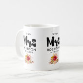 The New Mrs – かわいい花のタイポグラフィ コーヒーマグカップ (正面左)