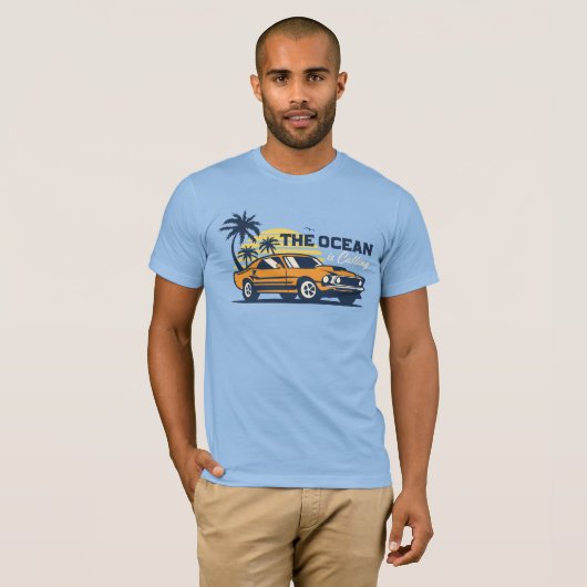 The Ocean Is Calling Retro Beach Car Summer Tシャツ (正面フル)