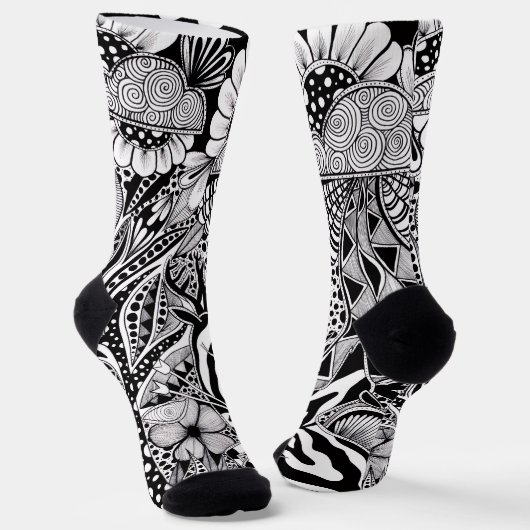 The other side – Black and White Hand-Drawn Art ソックス (傾斜あり)