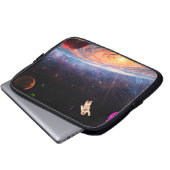 The Out in Space Man, on Their Own Electronics Bag ラップトップスリーブ (正面下部)