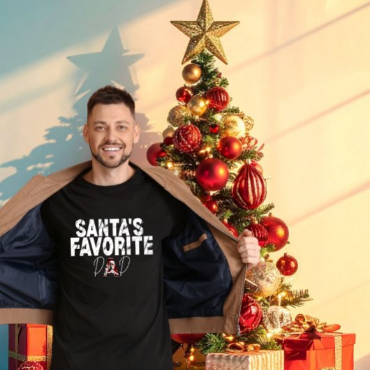 The Perfect Gift for Dad: "Santa's Favorite Dad"  Tシャツ