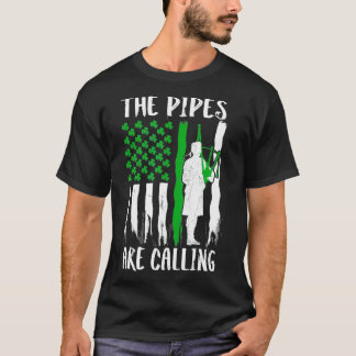 The Pipes Are Calling St Patricks Day Irish  (2) Tシャツ