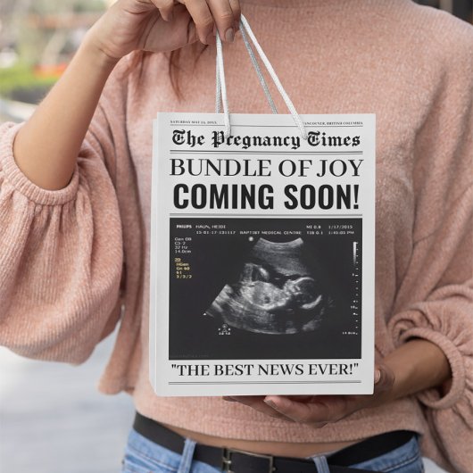 The Pregnancy Times Newspaper Custom Baby Photo ミディアムペーパーバッグ