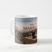 The Question Reveals Romantic Marriage Proposal コーヒーマグカップ (正面左)