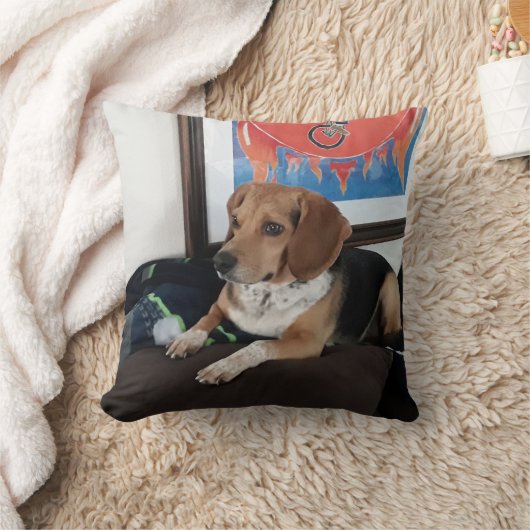 The Regal Beagle Toss Pillow クッション (ブランケット)
