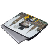 The Regal Sphynx in his dashing suit at Parliament ラップトップスリーブ (正面下部)