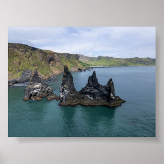 The Reynisdrangar rock formations in Iceland ポスター