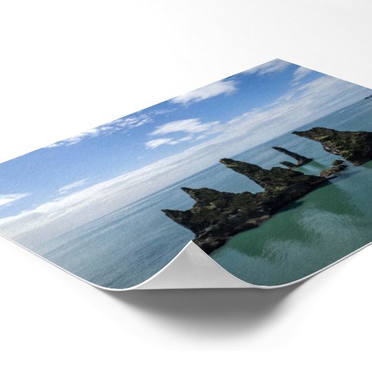 The Reynisdrangar rock formations in Iceland ポスター (角)