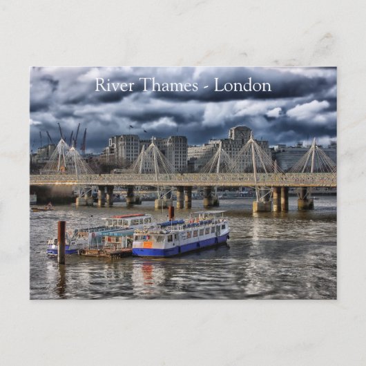 The River Thames London under a Cloudy Sky ポストカード (正面)