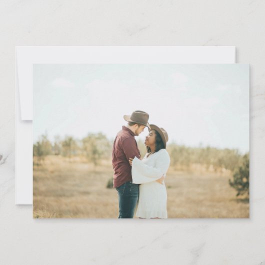 The Script H モダン 2 Photo Save the Date 招待状 (裏面)