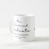 The Seasoned Graduate パーソナライズデザイン コーヒーマグカップ (正面左)