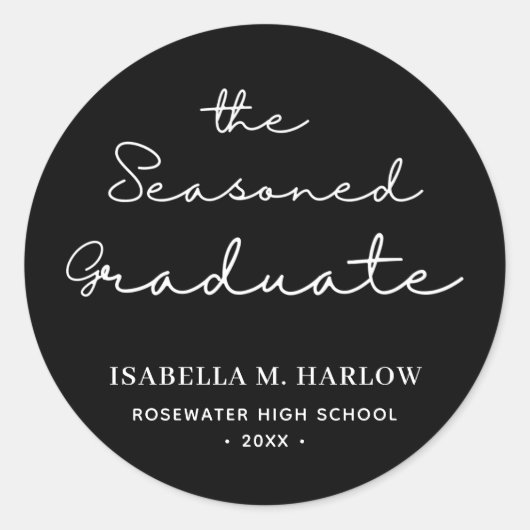 The Seasoned Graduate パーソナライズ ラウンドシール (正面)