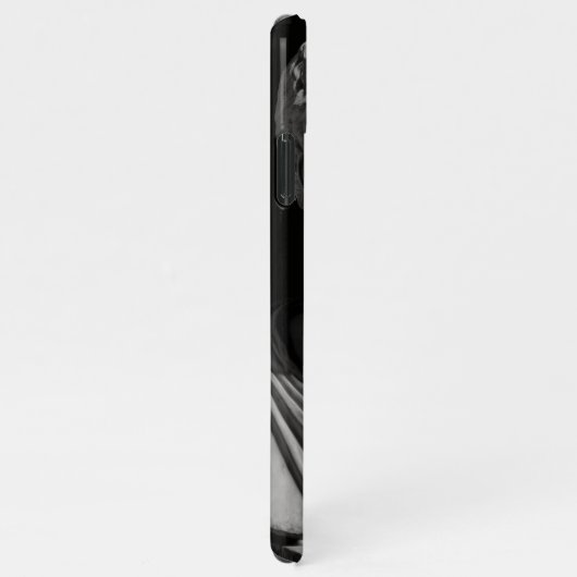 The soul never thinks without a picture iPhoneケース (右側)