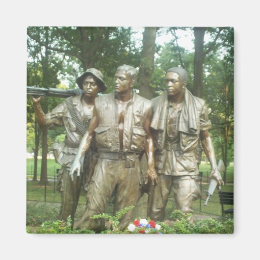 The Three Servicemen Statue マグネット (正面)