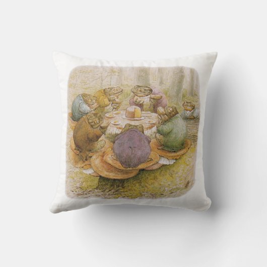 The Toads' Teaパーティー（Beatrix Potter著） クッション (裏面)