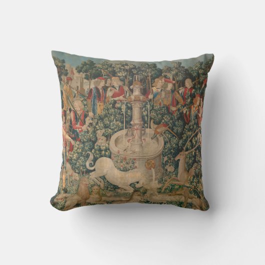 The Unicorn is Found – The Hunt of the Unicorn クッション (正面)