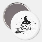 The Witch Is In | ハロウィンの魔女の帽子と箒 マグネット (正面/裏面)