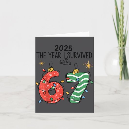 The Year I Barely Survived Christmas 2025 Six Seve カード (正面)
