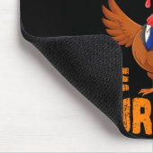 They Are Eating The Turkeys Tee Uni-adults Humor E マウスパッド (コーナー)