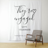 They're engages welcome sign Modern engagement タペストリー (インサイチュ)