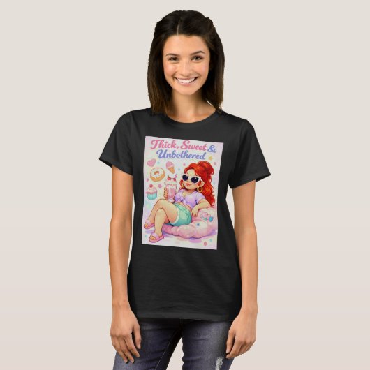 Thick, Sweet & Unbothered – Redhead Remix Tシャツ (正面フル)