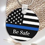 Thin Blue Line Law Enforcement Be Safe Police キーホルダー<br><div class="desc">警察と法執行用の薄いブルーラインキーチェーン。この警察キーチェーンは、新たに卒業した警官への警察学校の卒業式の贈り物、または警察署のギフトに最適である。COPYRIGHT © 2020 Judy Burrows,  Black Dog Art - All Rights Reserved.薄いブルーライン法執行安全な警察キーチェーン</div>