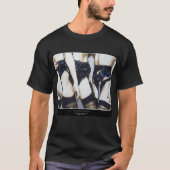 'Things Happen ' ペイントが施された Tシャツ (正面)
