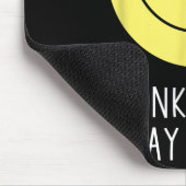 Think Happy Stay Happy Motivation Quote Yellow Smi マウスパッド (コーナー)