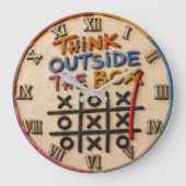 Think Outside the Box Classroom Decor ラージ壁時計 (正面)