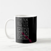 Think Outside The Box _ Tic Tac Toe _ Funny Sy Ner コーヒーマグカップ (左)