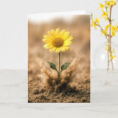Thinking of You Yellow Daisy Bursting Out of Dirt カード (黄色い花)