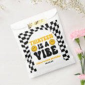 Thirteen Is A Vibe Retro 13th Birthday Party フェイバーバッグ (封をした状態)