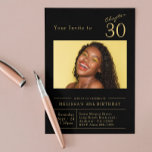 Thirty Black金ゴールド30th Birthdayパーティー写真 招待状<br><div class="desc">Zazzleからの豪華なブラックと金ゴールド招待で30歳の誕生日を特別に作ろう！私たちの黒いカスタムパーティー招待状は、豪華なtouchのための金ゴールドアクセントはっきりしたで美しいスクリプトフォントを特徴とする。カードにカスタマイズイベントの詳細を簡単に追加して写真をお気に入りの追加。最も近い家族や友人を集め祝、このマイルストーンをスタイルに！</div>