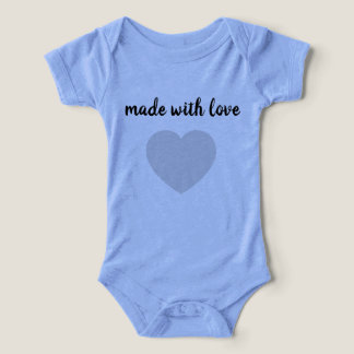 This adorable blue clothe is perfect for your baby