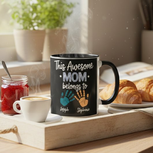 This Awesome Mom Belongs To Handprint Kids マグカップ