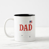 This Dad Is a Veteran Mug – Patriotic Gift ツートーンマグカップ (左)