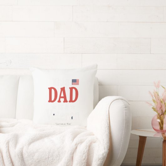 This Dad is a Veteran Pillow – Heartfelt Gift クッション (ソファ)