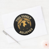 This Family Believes Christian Nativity Scene ラウンドシール (封筒)